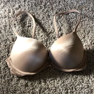 Victoria’s Secret 32 c nude bra